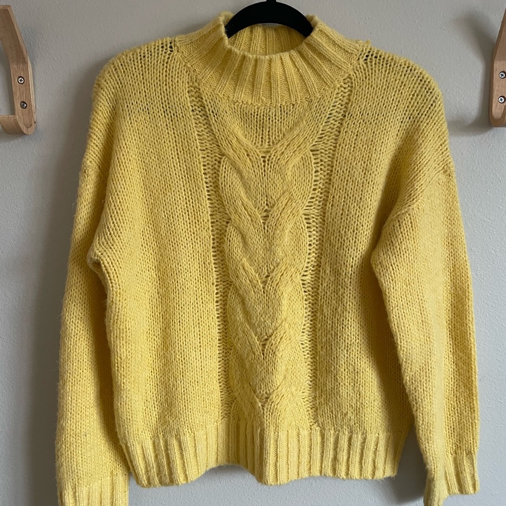 Emory Rose Yellow Cable-Knit Mock Neck Sweater (Small)